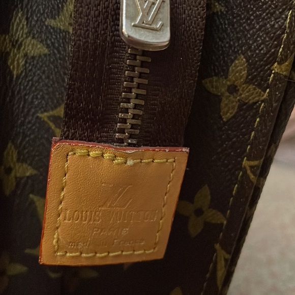 Louis Vuitton Briefcase (VINTAGE) and so Beautiful in almost perfect condition. - Picture 14 of 16